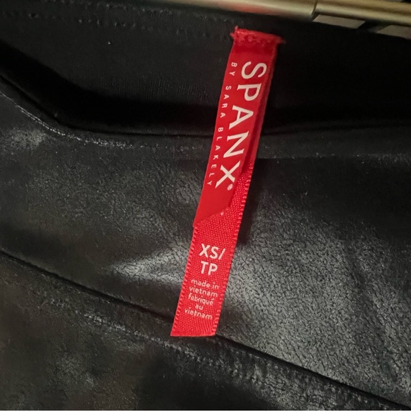 Spanx Faux Leather Moto Quilted Leggings Women XS Black Pull On Grudge Pants - Picture 8 of 10